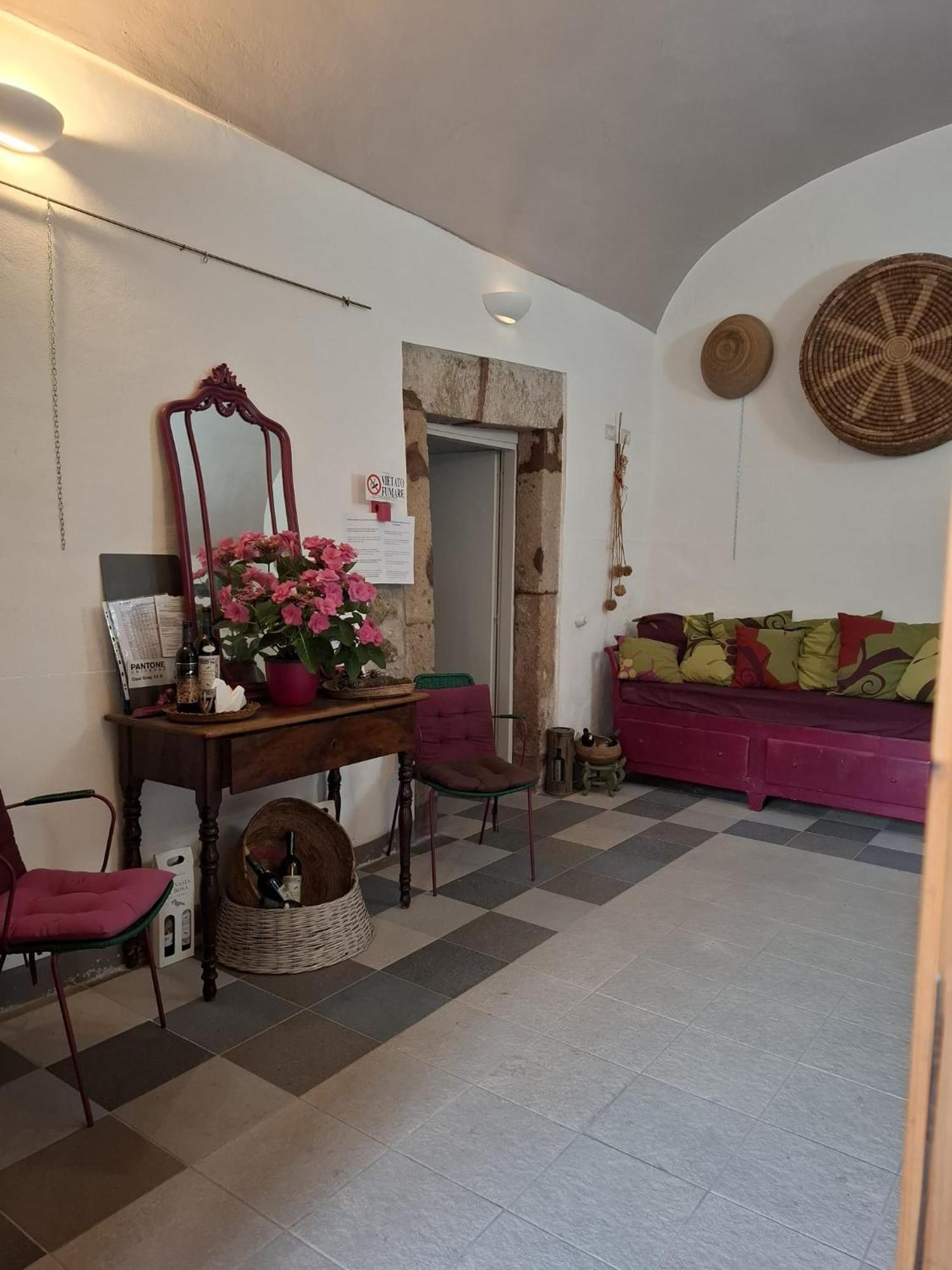 Hotel Aghinas Bosa Exteriér fotografie